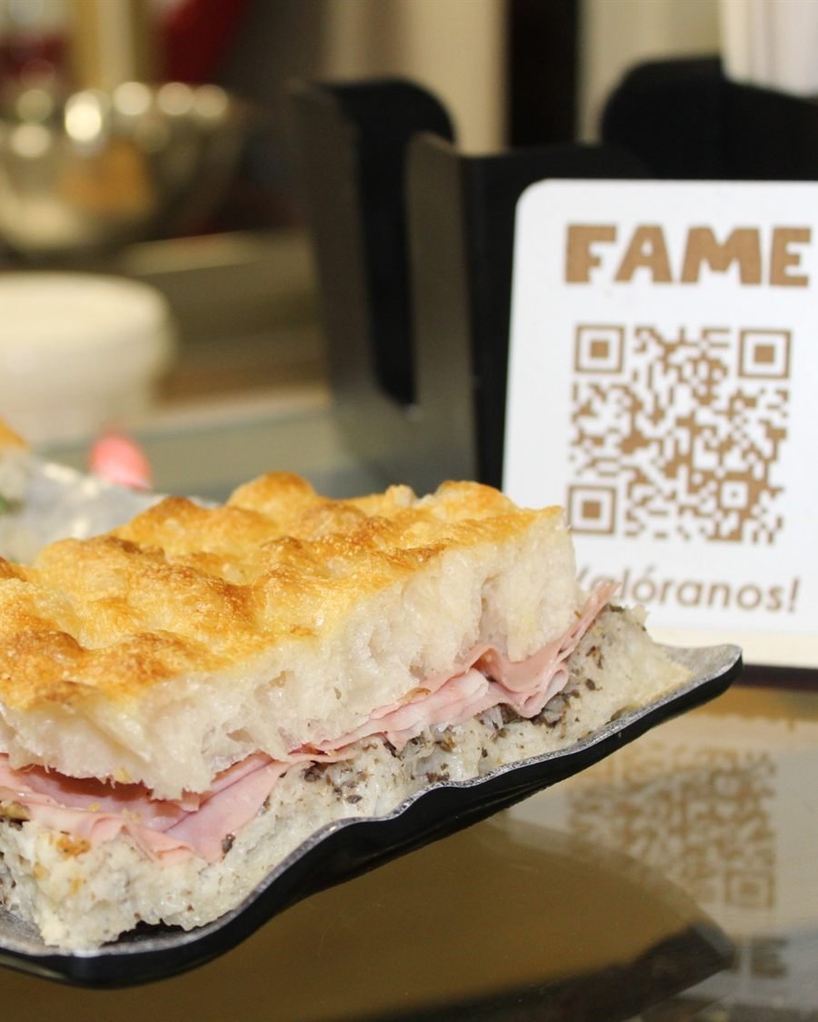 Focaccia de mortadela na barra de FAME